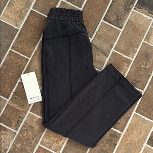 Lululemon Black softstreme High Rise Pant SHORT - size 0